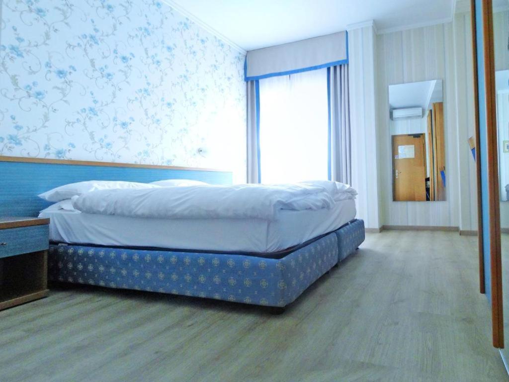 Hotel Sole - Limone Limone sul Garda Quarto foto